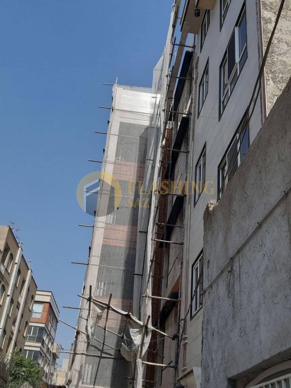 اجرای فلاشینگ نما در پروژه آقای شیرازی 4 نمای از کنار پروژه آقای شیرازی